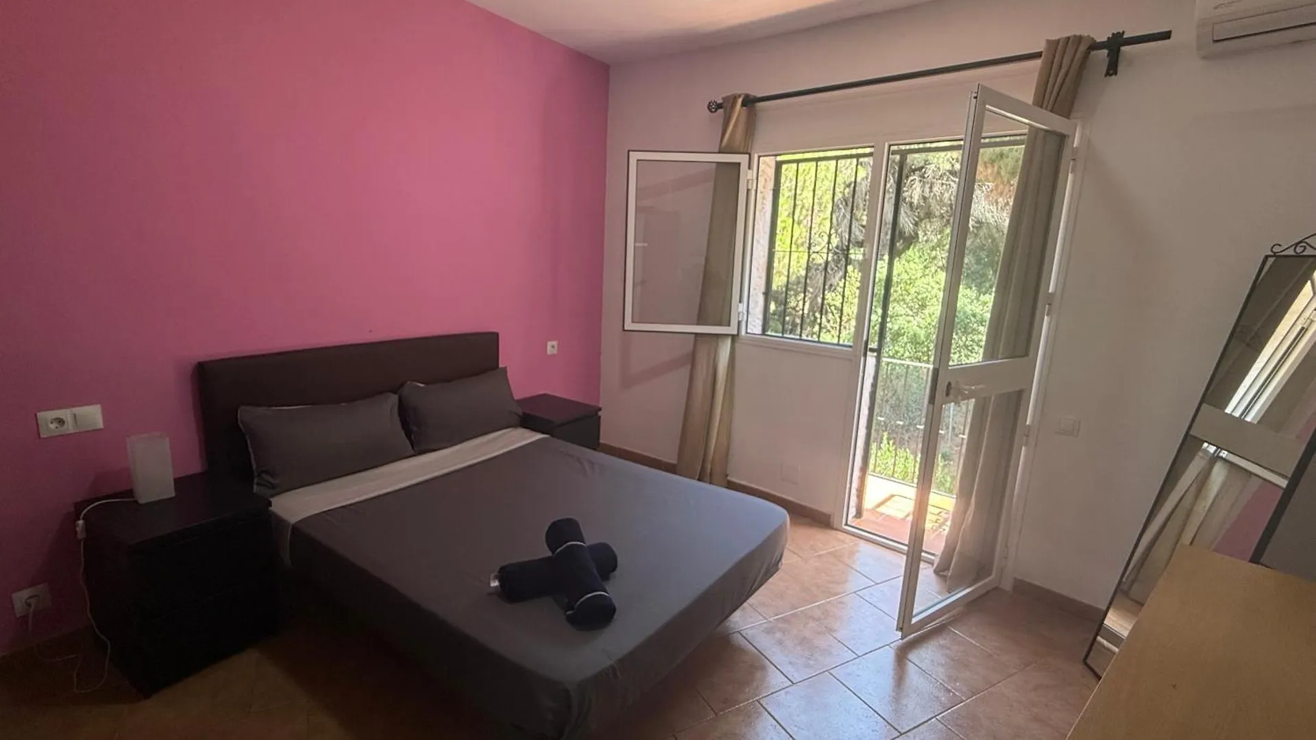 度假居 Casa De 5 Dormitorios Cerca De La Playa En Marbella Elviria 西班牙