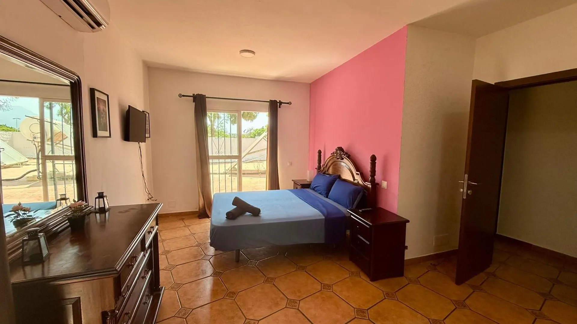Tatil Evi Casa De 5 Dormitorios Cerca De La Playa En Marbella Elviria