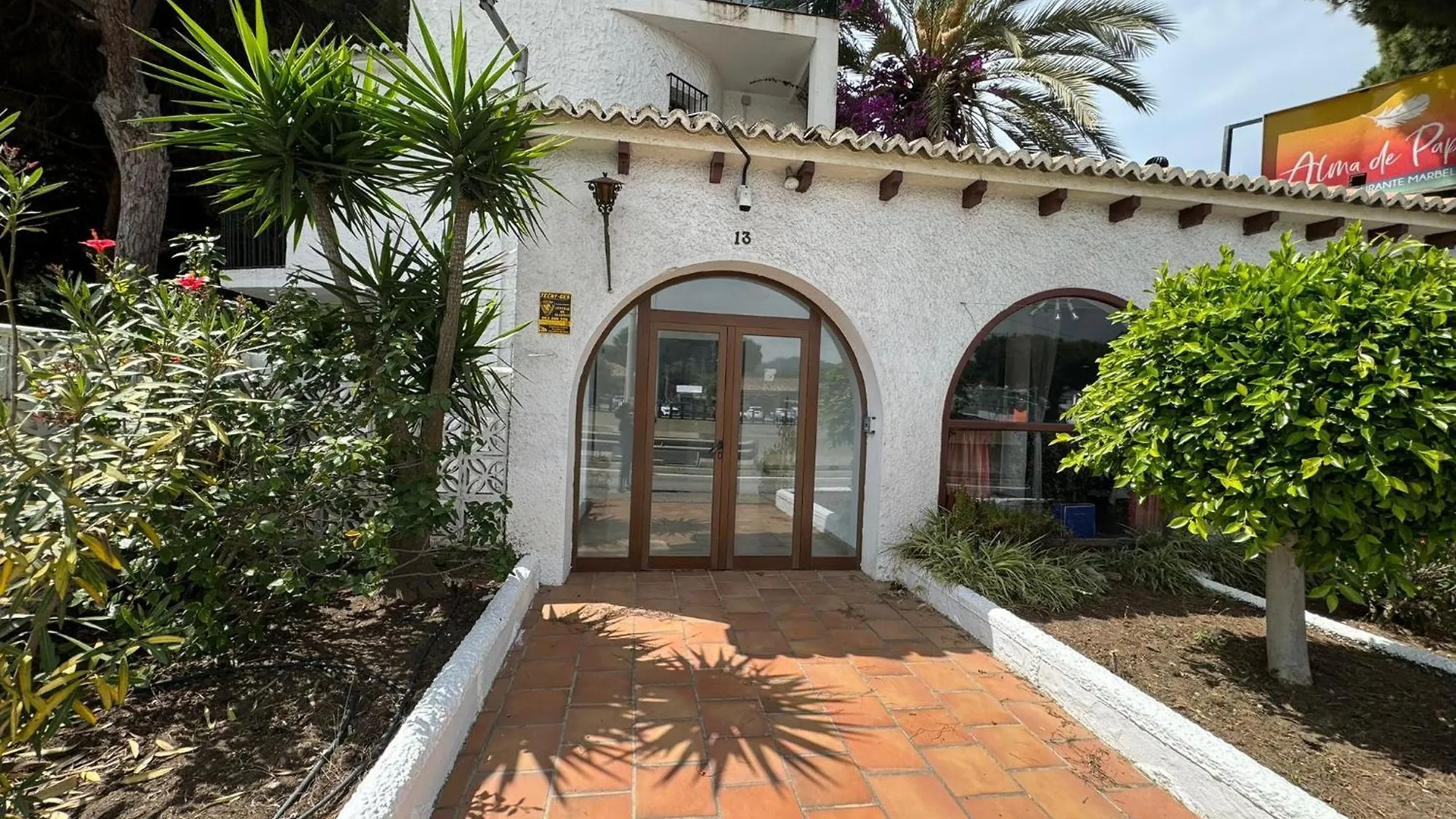 Casa De 5 Dormitorios Cerca De La Playa En Marbella Elviria Spain