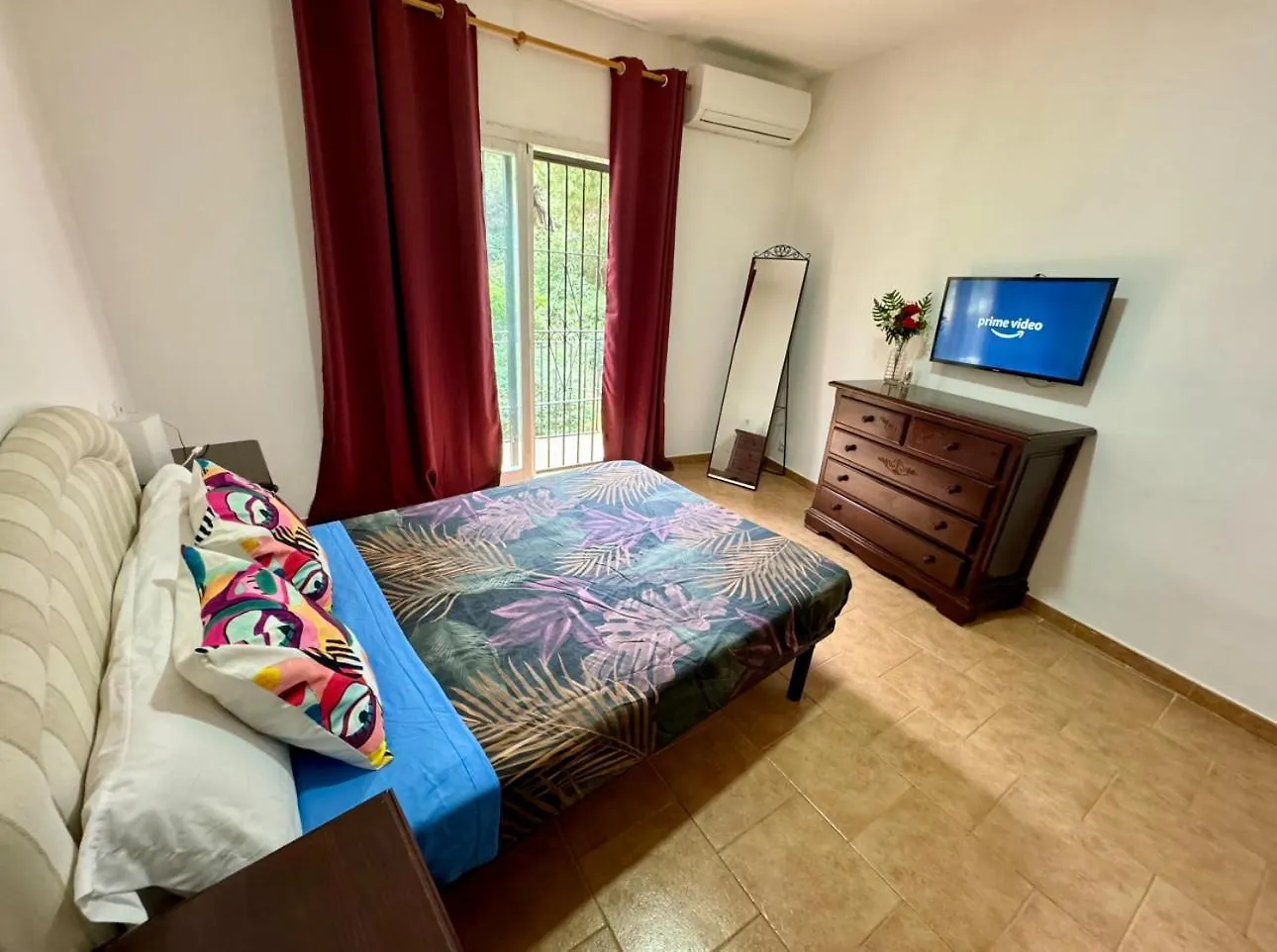 Holiday home Casa De 5 Dormitorios Cerca De La Playa En Marbella Elviria Spain