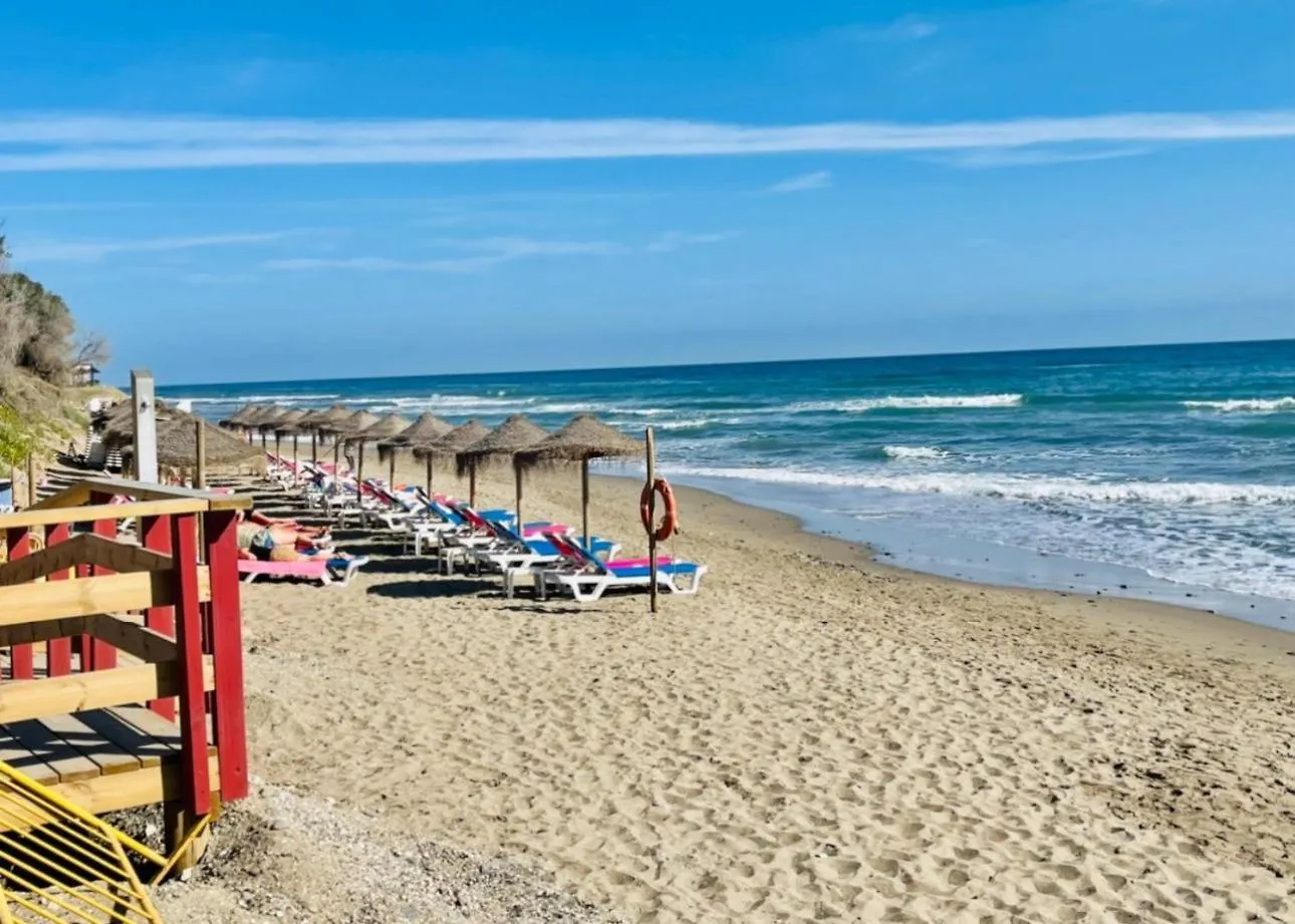 Casa De 5 Dormitorios Cerca De La Playa En Marbella Elviria Spain