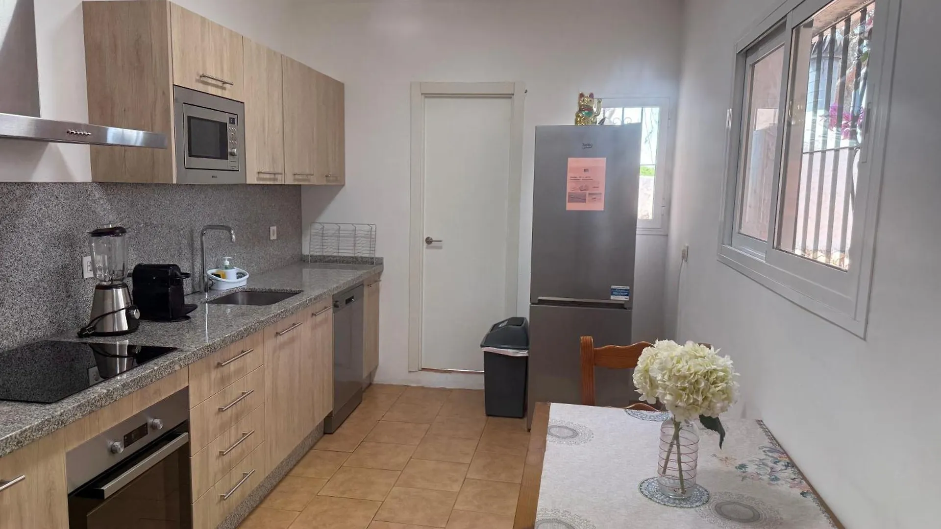 Casa De 5 Dormitorios Cerca De La Playa En Marbella Elviria بيت للعطل