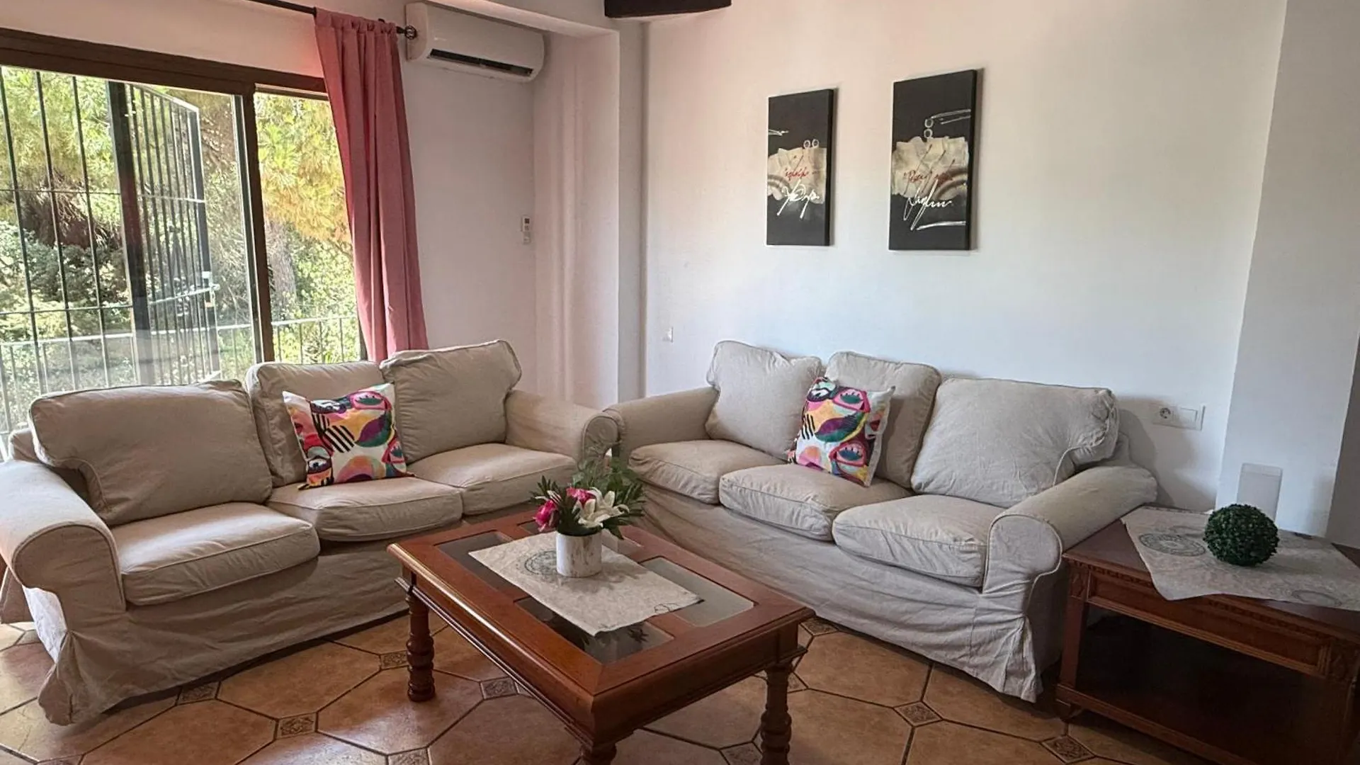 Casa De 5 Dormitorios Cerca De La Playa En Marbella Elviria
