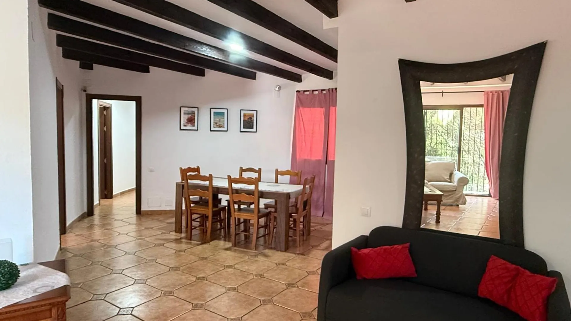 Casa De 5 Dormitorios Cerca De La Playa En Marbella Elviria بيت للعطل